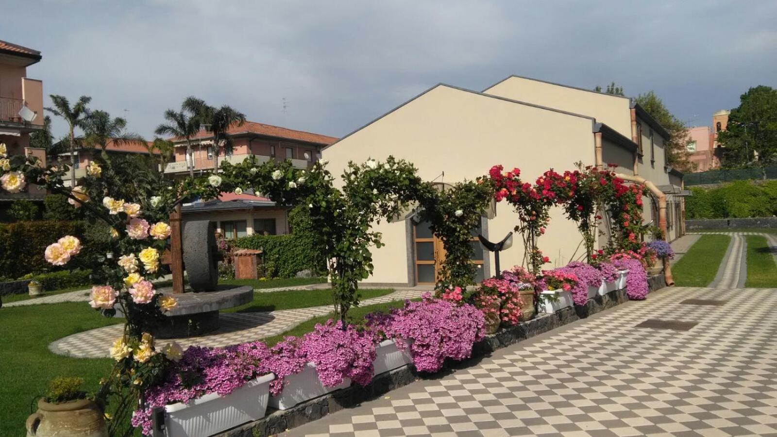 B&B Le Antiche Cisterne Tremestieri Etneo Buitenkant foto