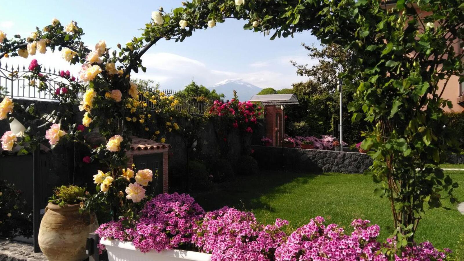 B&B Le Antiche Cisterne Tremestieri Etneo Buitenkant foto
