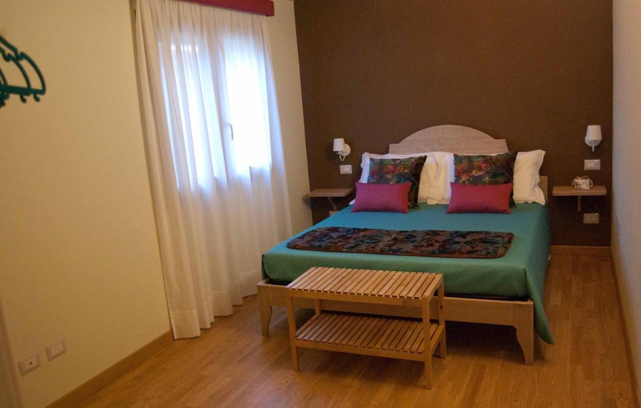 B&B Le Antiche Cisterne Tremestieri Etneo Buitenkant foto